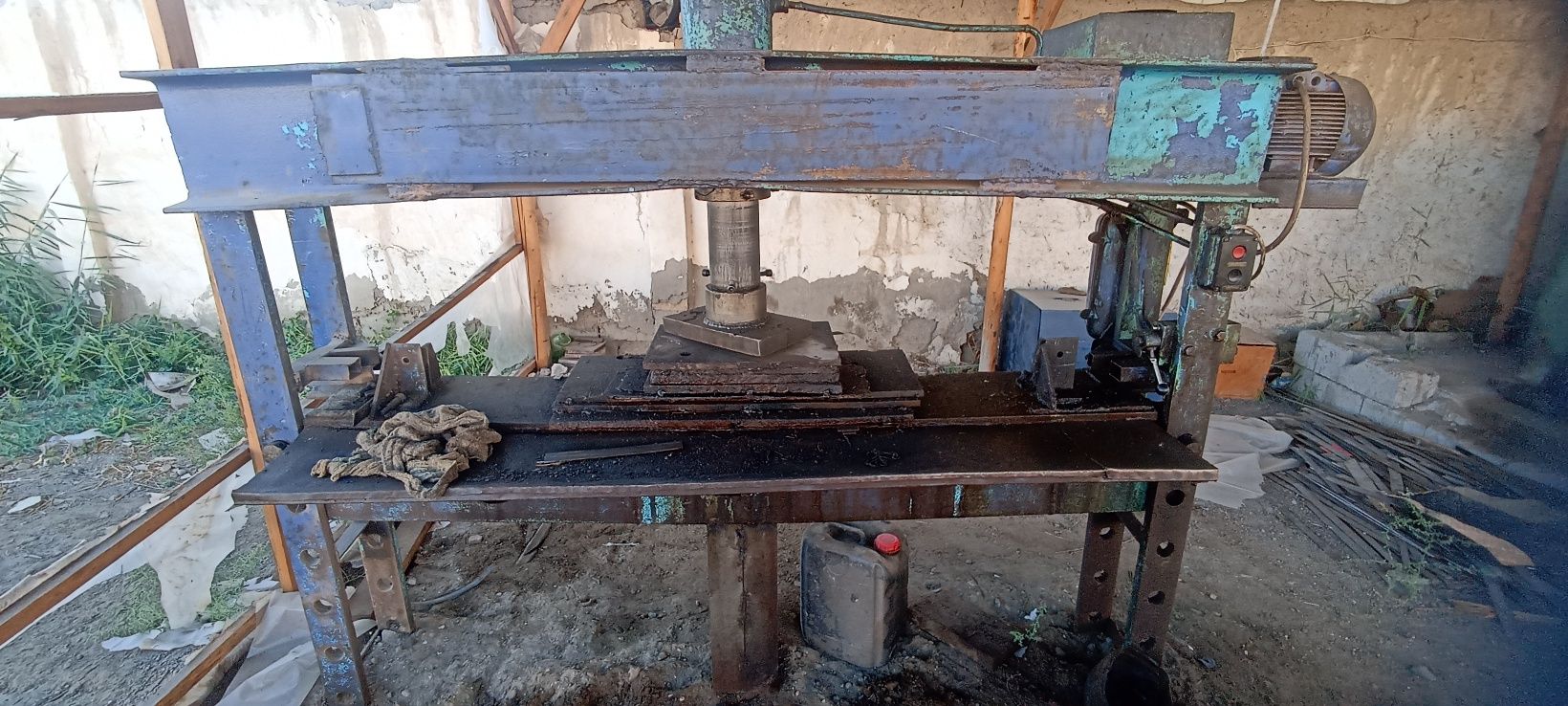 Прес сотилади 700 $
