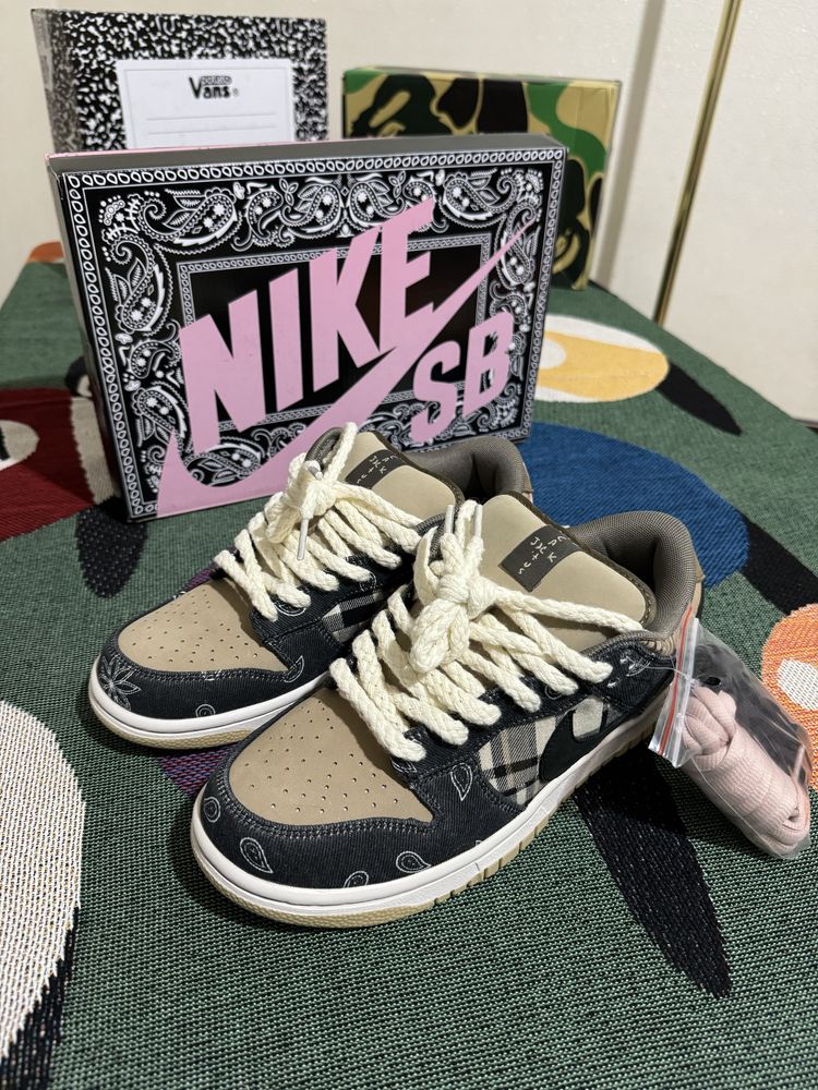 Travis Scott SB dunk