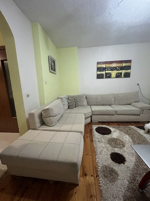 Продавам ъглов диван с 3 части + възглавниците