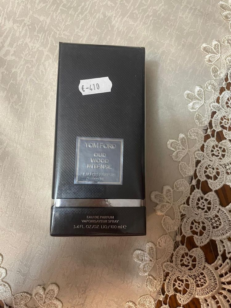 Vand parfum tom ford oud Wood Intense