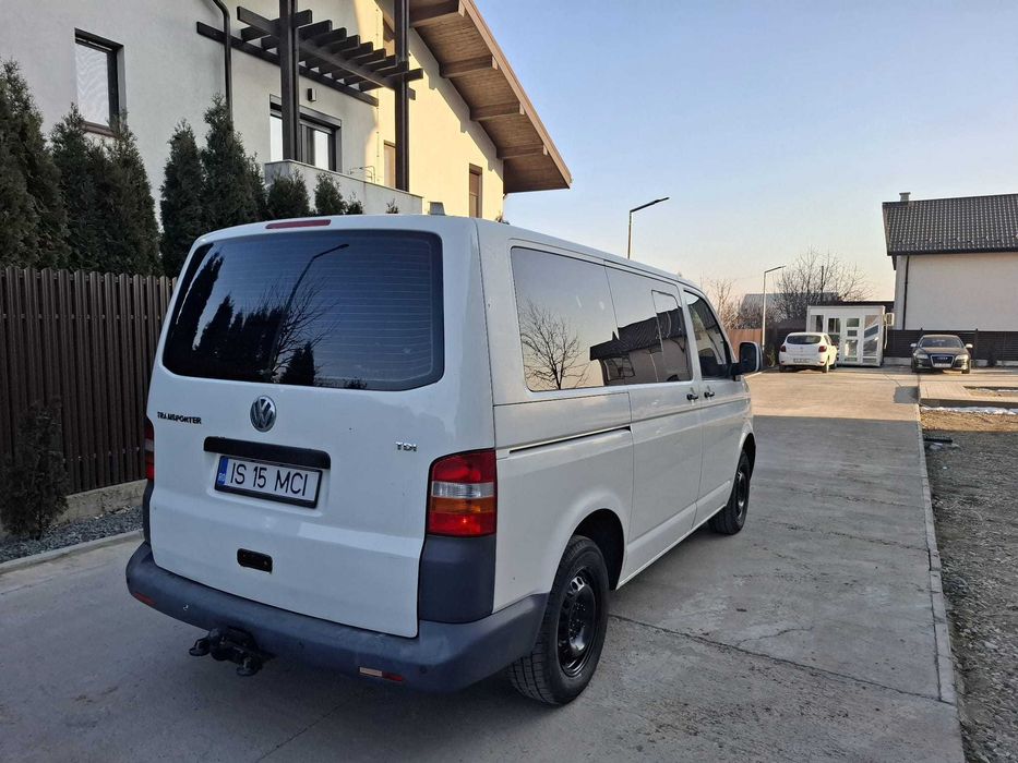 Vindem Volkswagen Transporter Caravelle T5- 8+1