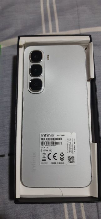 Мобильный телефон модельInfinix