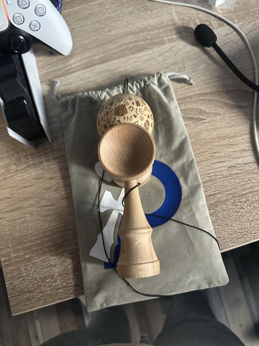 Vand kendama passion custom broken shape,tama e limited time de la ei.