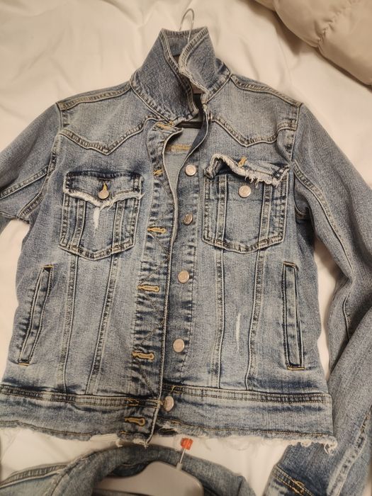 Geci de blugi și Geaca roz