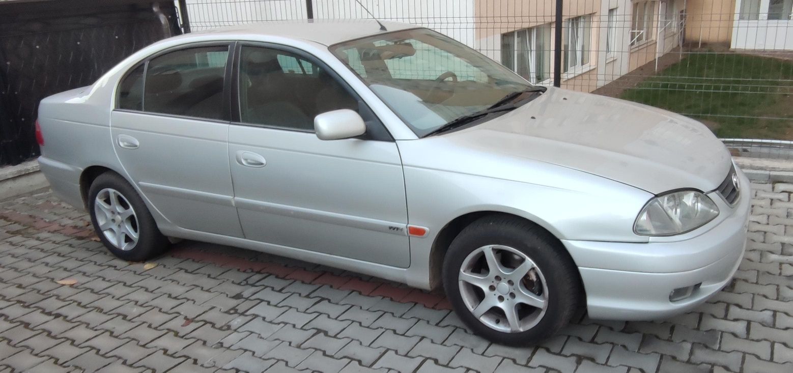 Dezmembrez Avensis, euro 4, GPL, cutie automata defectă automat