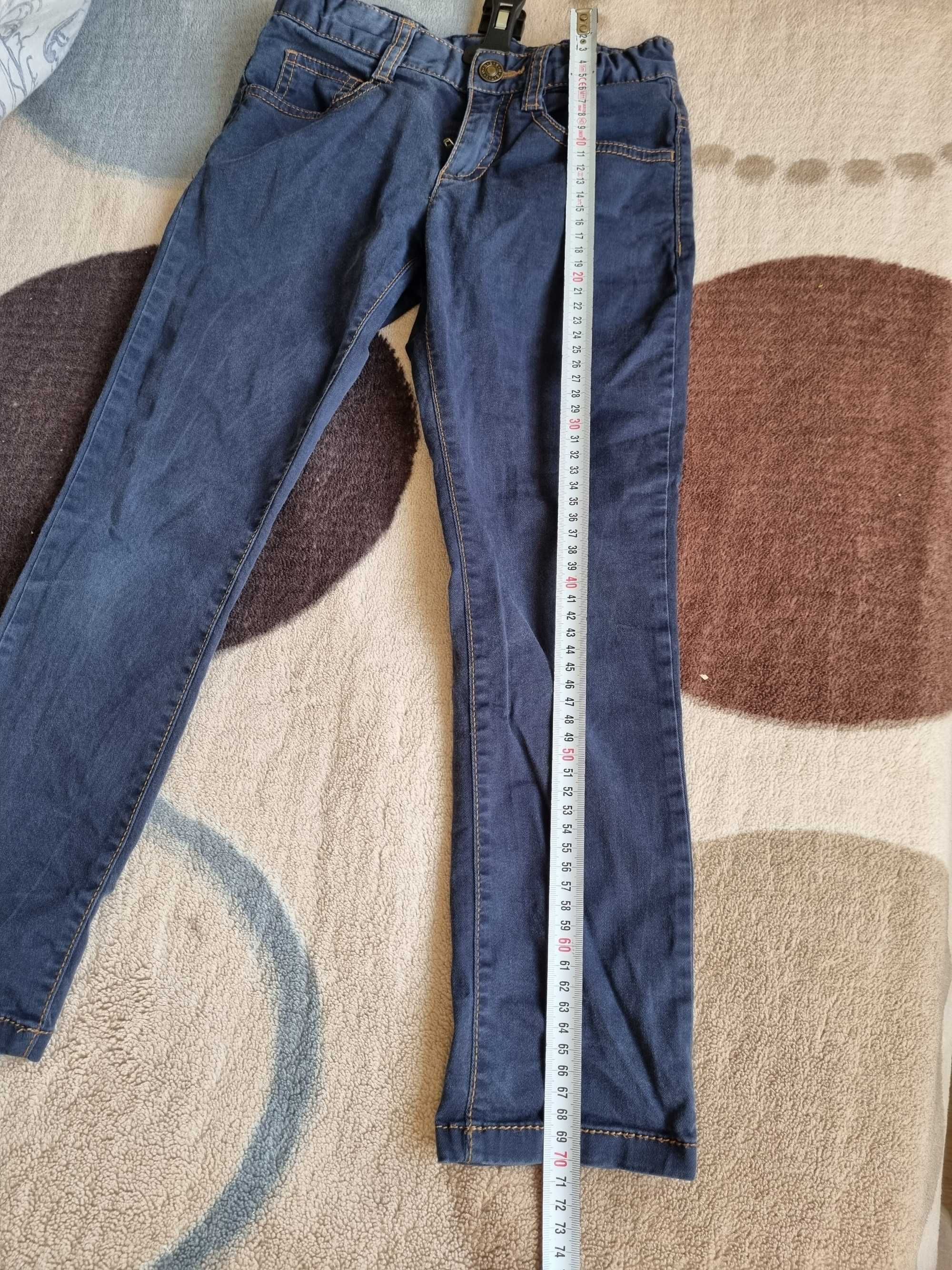 Pantaloni copii, lungime 70 cm, talie 28 cm, stare buna.