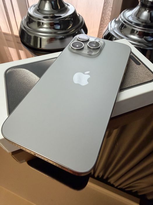 Продам Iphone 15 pro max Natural Titanium 256 GB