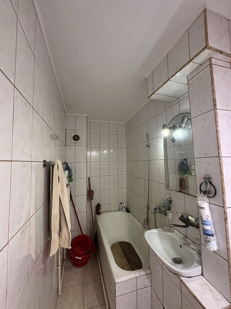 Chirie Apartament Etaj 3