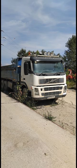 Vând bascula 8x4 Volvo fm 400