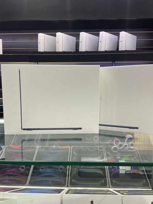 Yangi MacBook Air M3 13.6  dyum 2024  sotiladi narxi: 799$