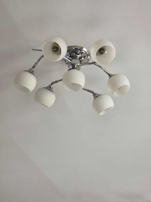 Полилеи, осветителни тела