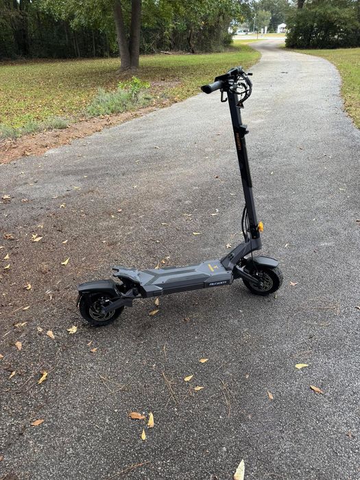 Ausome DT2 Pro ca nou doar 400 km fără schimburi