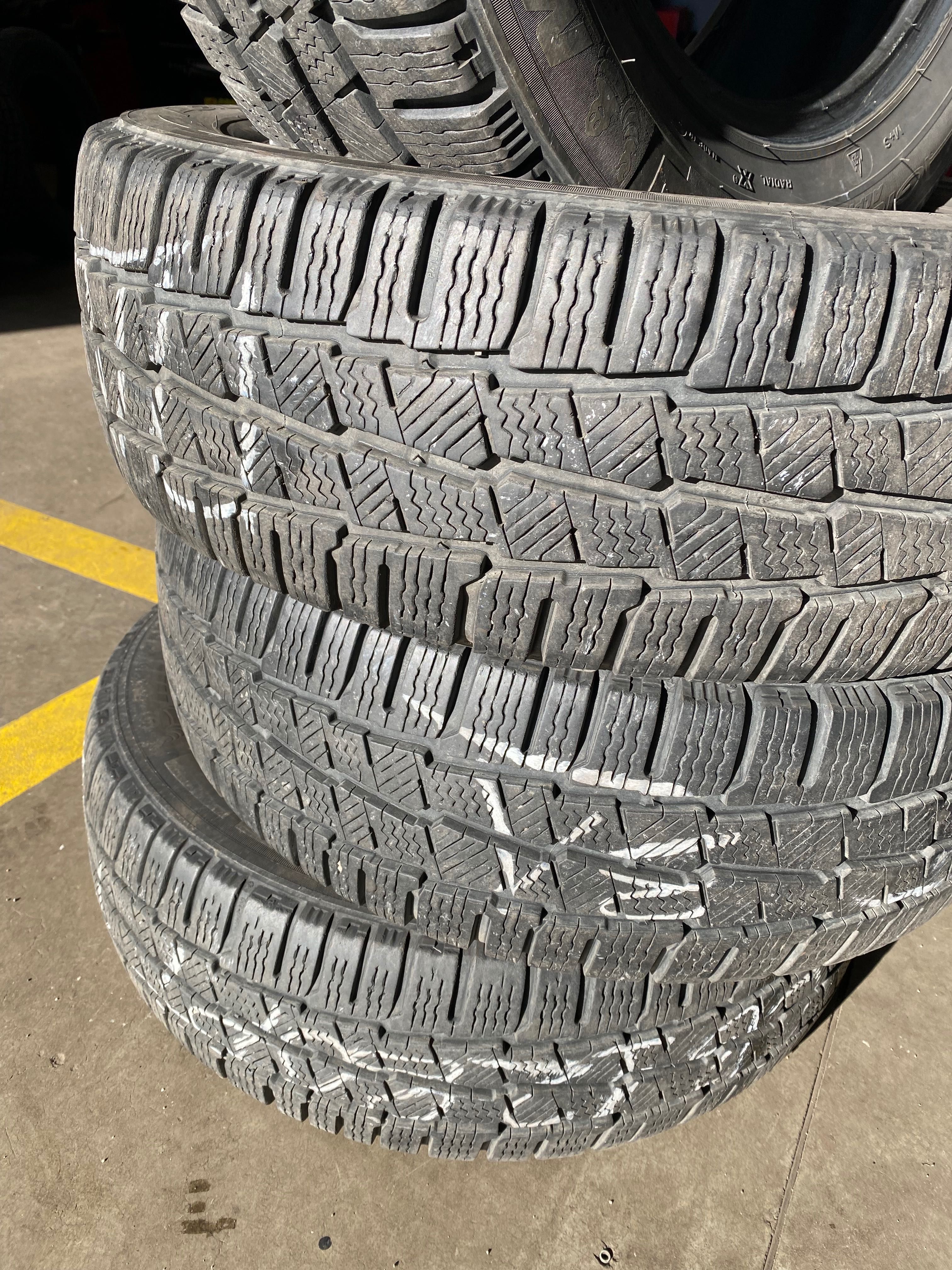 Зимни гуми MICHELIN 205/65R16C 107/105T AGILIS ALPIN за бус 4 броя