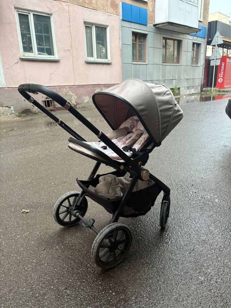 Продам коляску 3 в 1