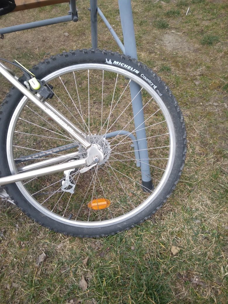 Bicicletă MTB, cadru aluminiu