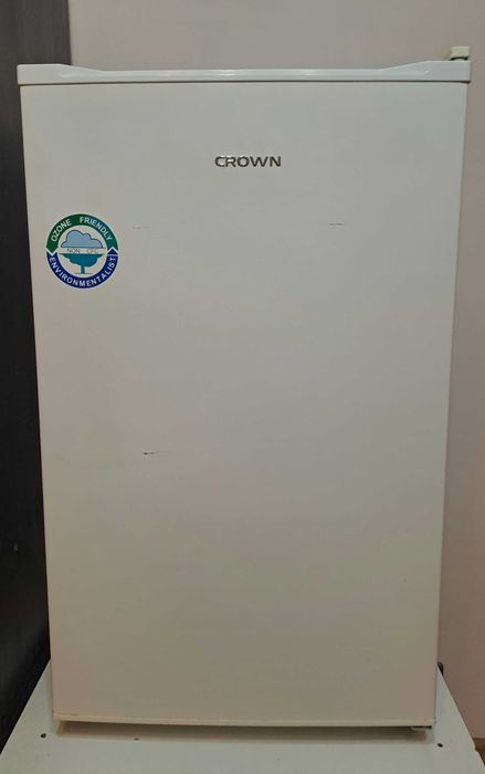 Малък хладилник CROWN