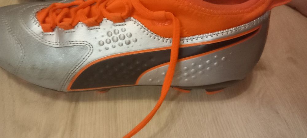 Футболни бутонки на пума