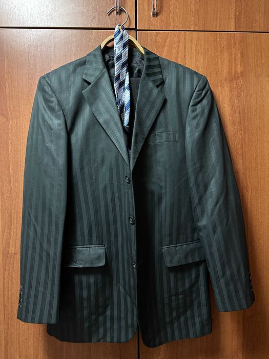 Новый мужской костюм 48-50 размер