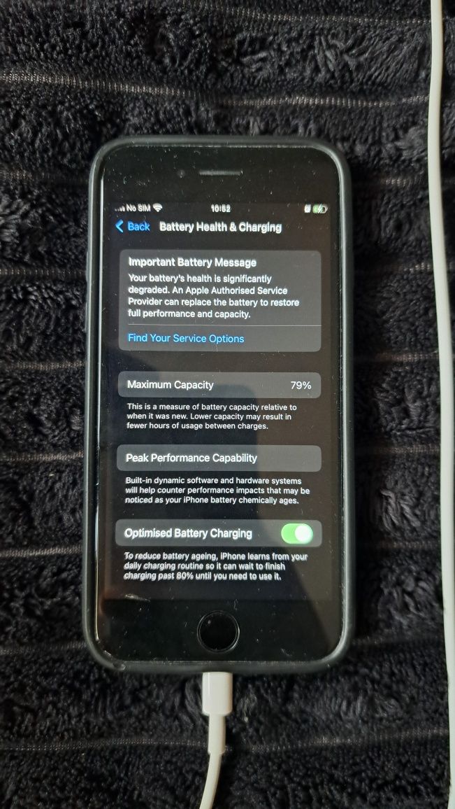 IPhone 2020 se много запазен