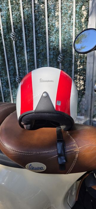 За продажба - VESPA / Каска за мотор