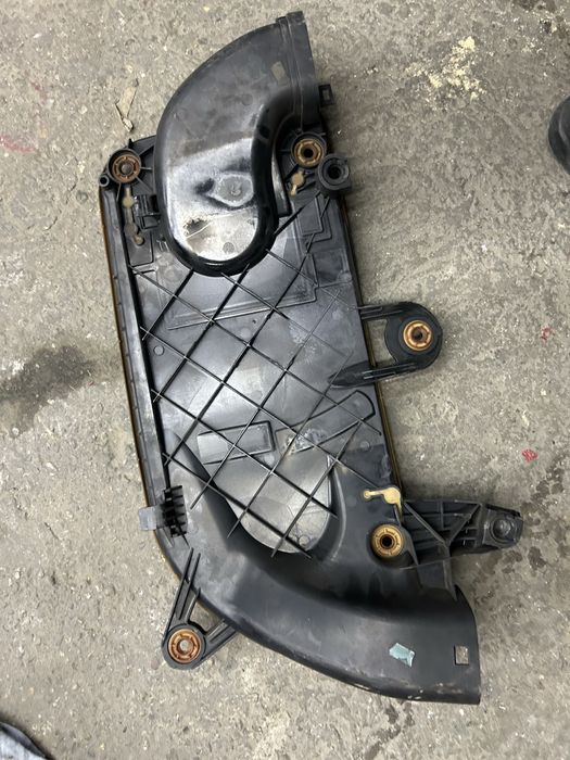 Suport filtru aer bmw f10 f11 n47 capac motor bmw f10 f11