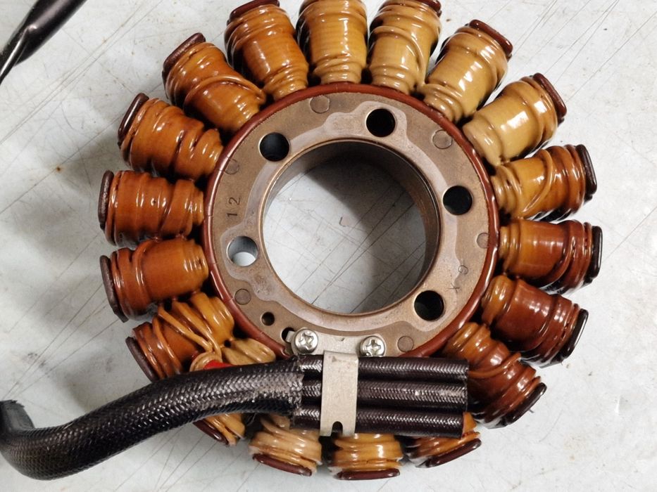 Оригинален статор за зареждане за Suzuki GSR600 2006 – добро състояние