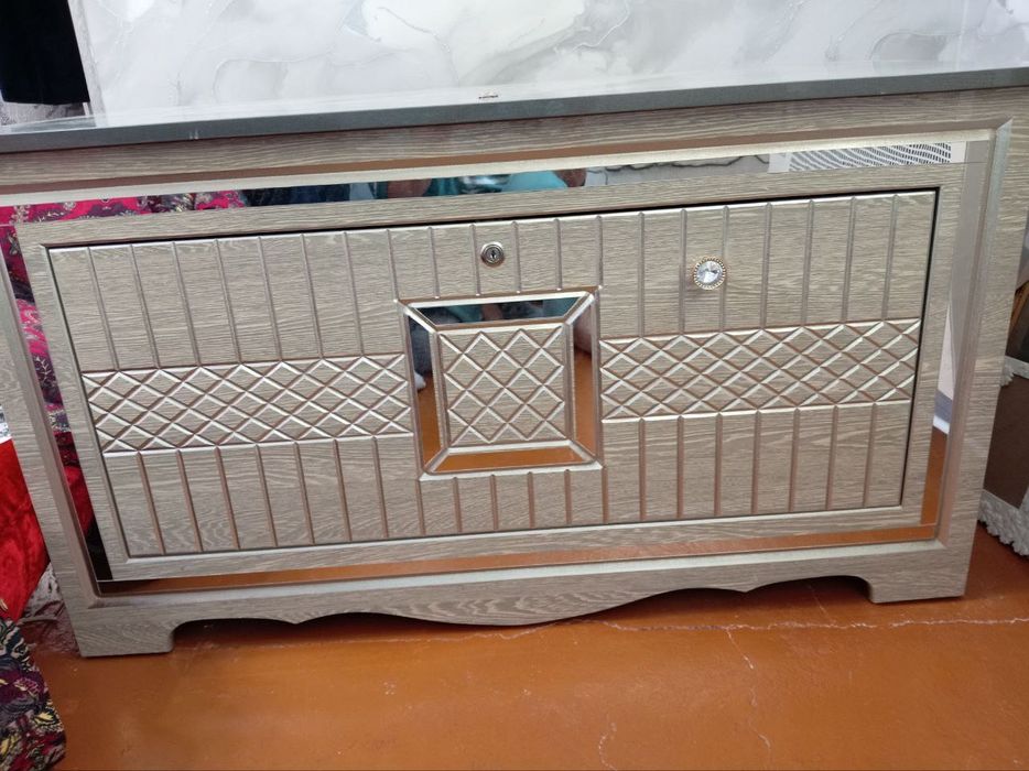 Sandiq sotiladi yangi