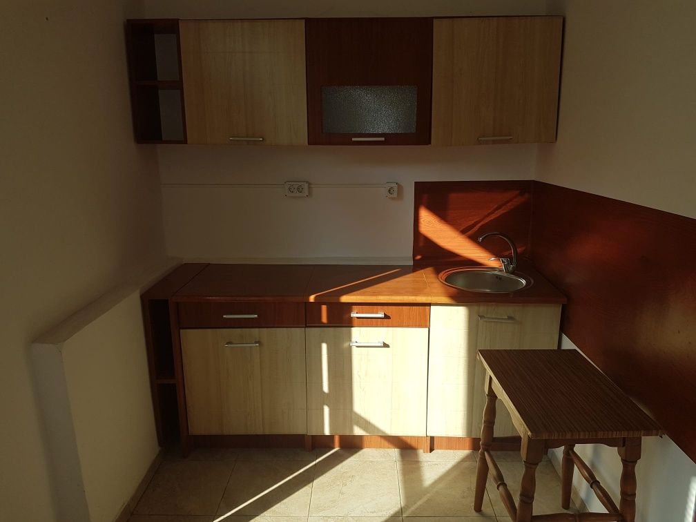 Apartament 2 camere închiriez