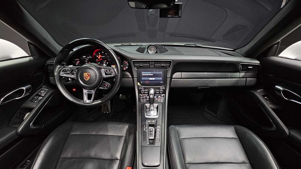 Porsche 911 Carrera 4 GTS 991   06