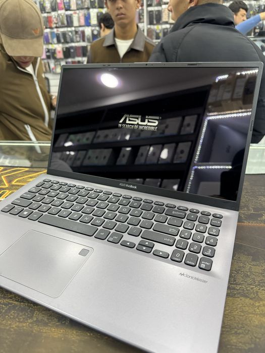 Asus i3-10th 4/128gb 15.6 FHD Ips Touch screen