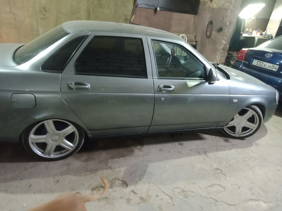 Продам Приору прошита  в хорошем состоянии .выхлоп Стингер полная трас