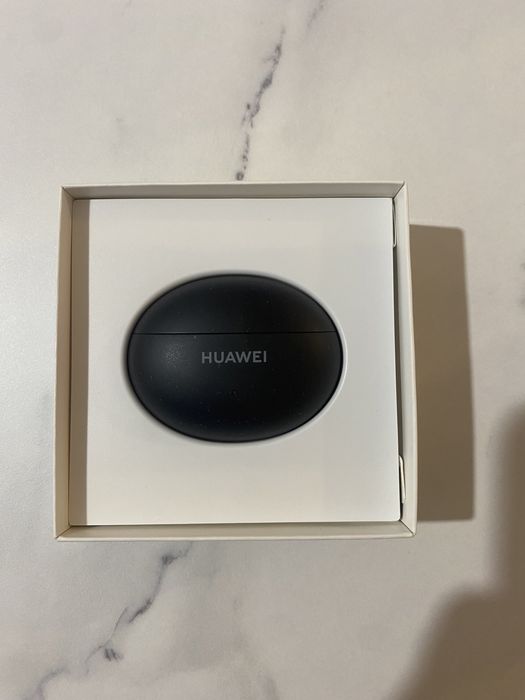 Huawei Freebuds 5i black.