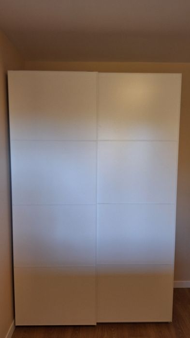 Гардероб с плъзгащи врати Икеа