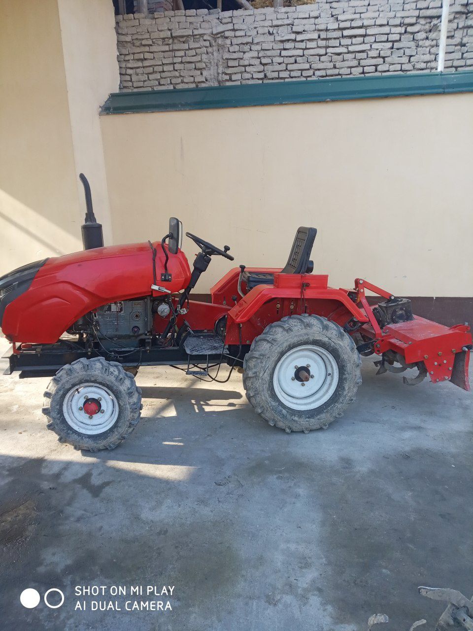 Mini traktor 2024
