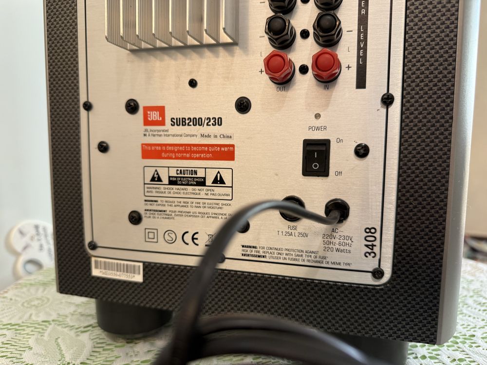 Като нов Subwoofer JBl SUB200/230