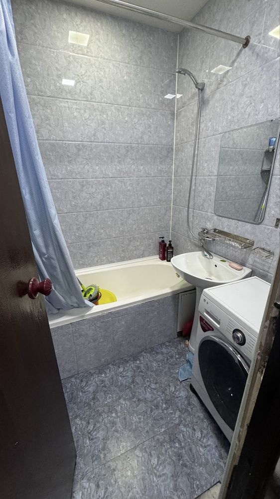 Продается ялангач 3-х ком 65квм