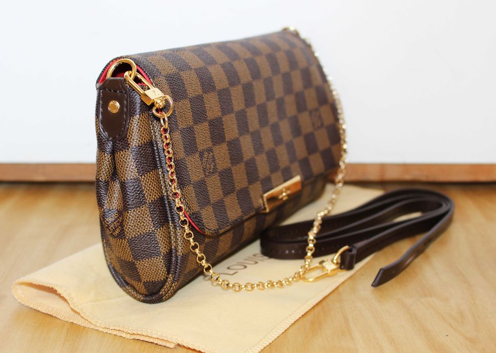 Дамската чанта Louis Vuitton Favorite