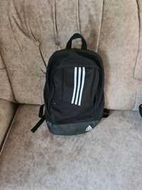 Rucsac adidas ca sí nou original 100 %