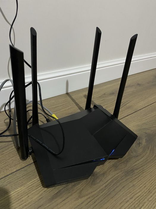 Продам роутер TENDA AC-10