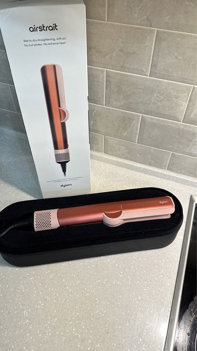 Продам Dyson airstrait