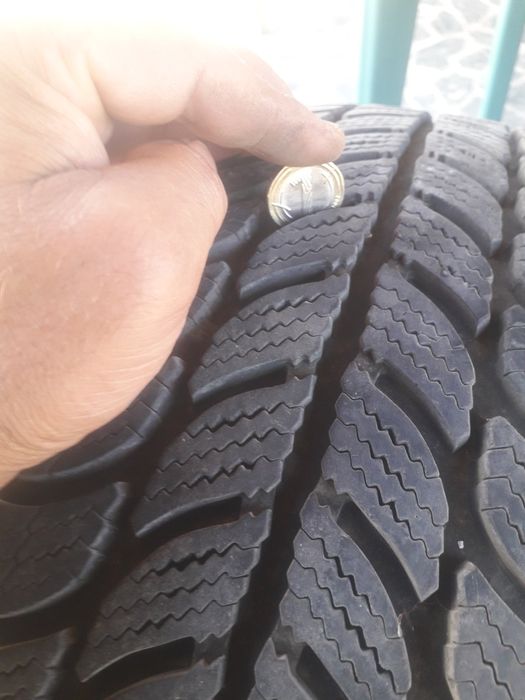 Зимни гуми с желязни джанти Debika