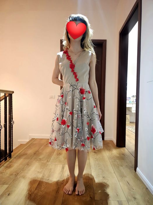 Model Yin Rochie de zi