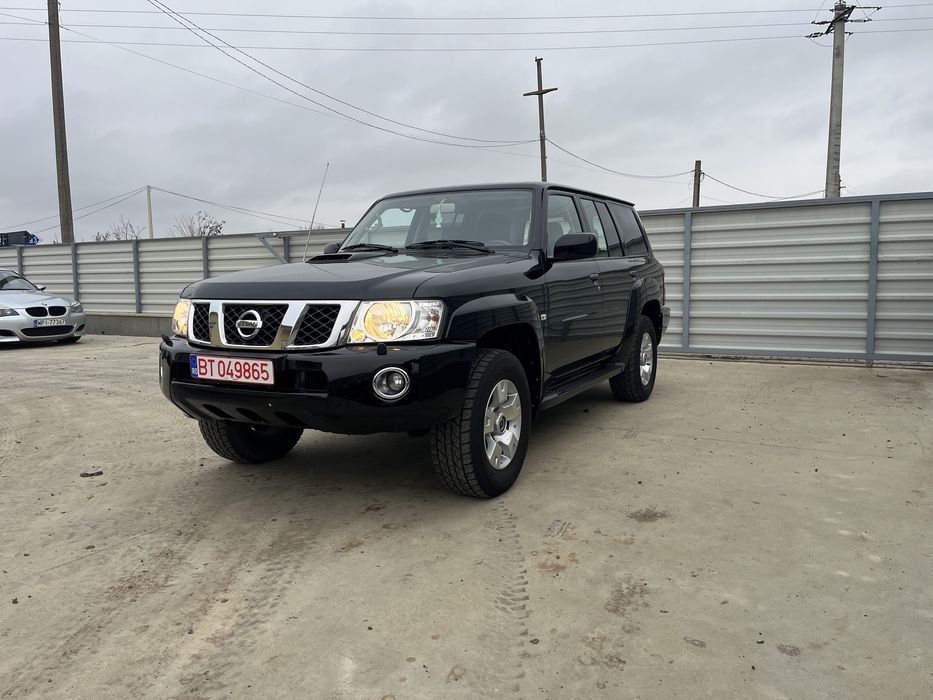 Nissan patrol y61 autoutilitara N1 4locuri