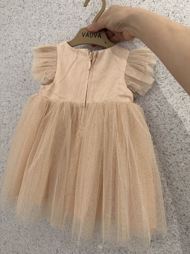 Платье на 12 месяцев фирма Глория джинс