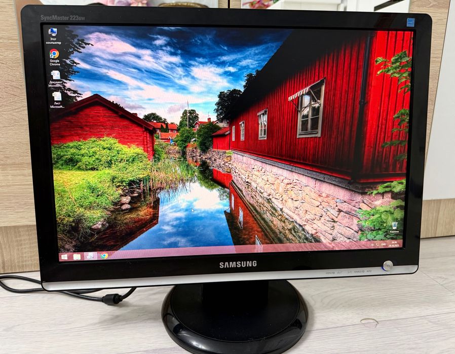 Компьютер в комплекте с монитором, клавиатура, мышка