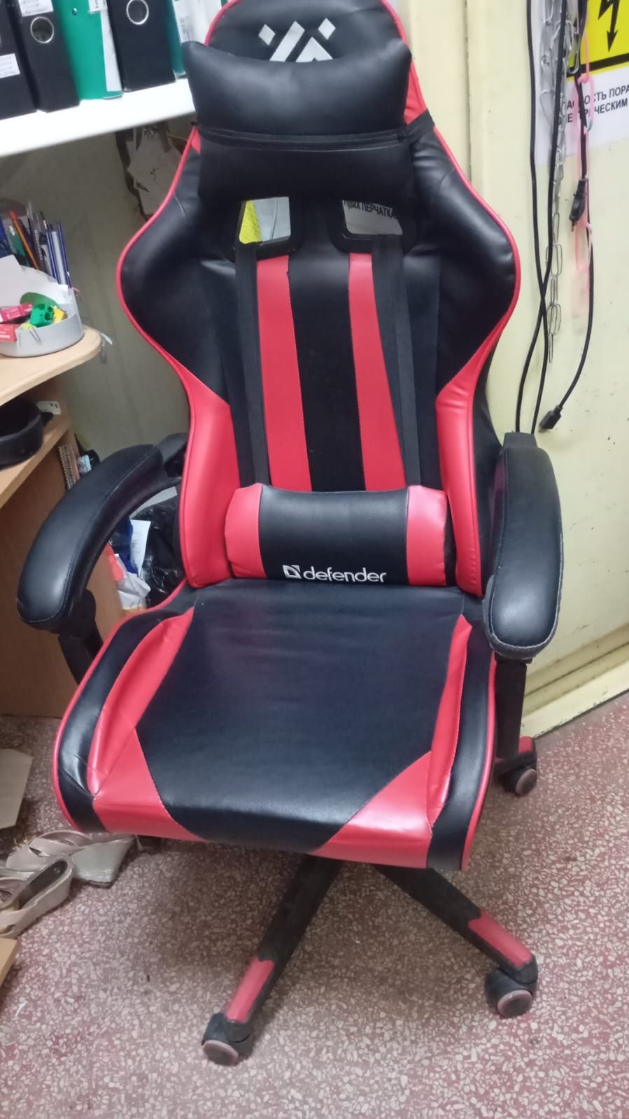 Продам стулья и ковёр
