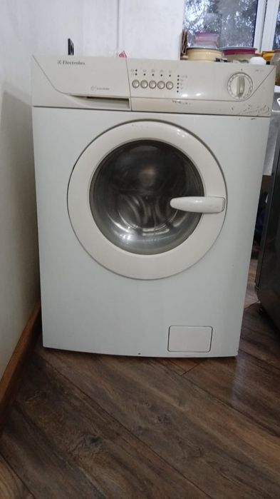 Продам стиральную машину Электролюкс  не ремонтировалась, б/у