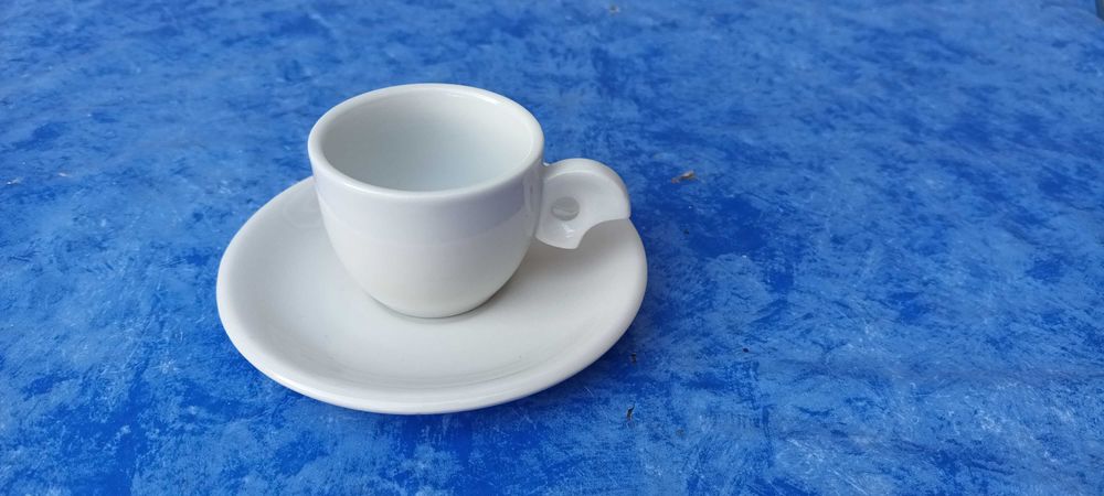 *ceasca cafea expresso + farfurie disponibil 1 set