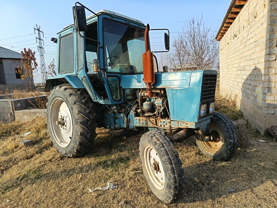 Traktor sotiladi
