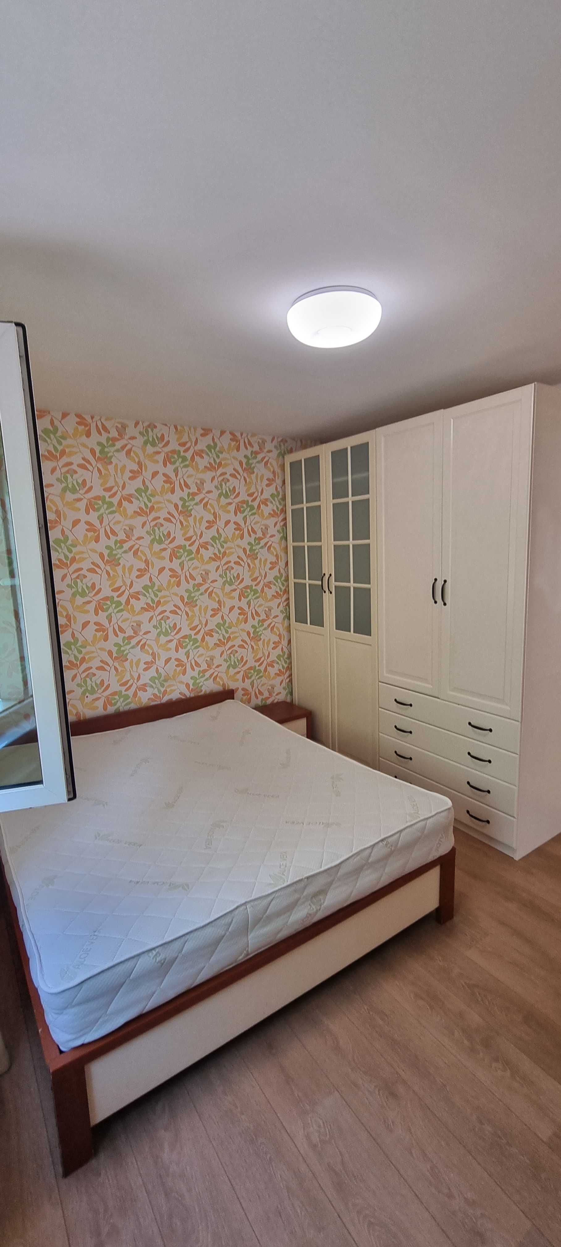 Продава се първи етаж от триетажна къща в кв.Горна баня